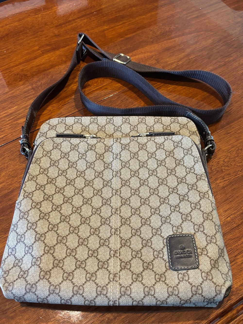 Gucci GG Supreme crossbody Large Messenger Bag 822518– 9643 made in Italy
